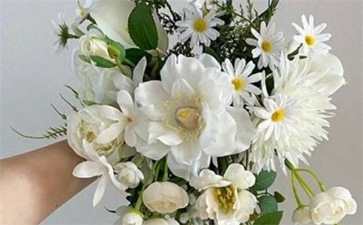 今天农历二〇二七年九月十二黄历完婚不适宜吗,结婚吉日