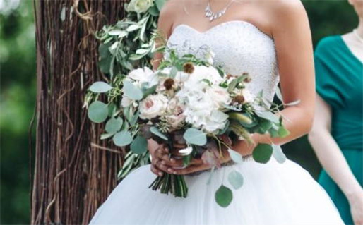 2029年02月04日领证黄历查询