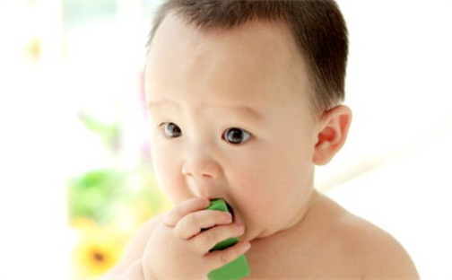 何姓2026年05月16日出生的男孩子五行缺什么？如何科学取名