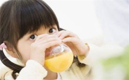 何姓才华横溢的女生名字