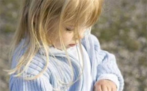 2026年06月28日何姓男宝宝起名必读：八字喜忌用字详解