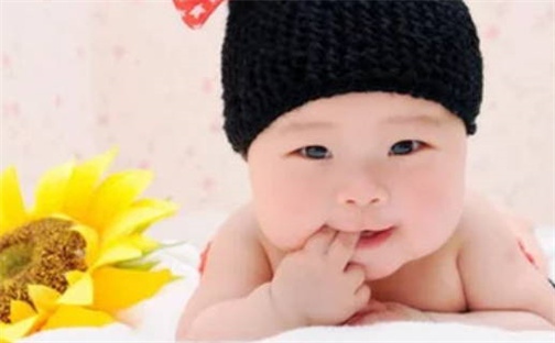 《吴姓女生名字分析：稳重大气的五行解读与深度探讨》
